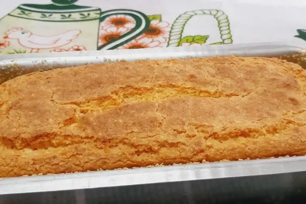 Pão de flocão sem trigo e sem glúten muito fofinho e delicioso para o seu café da manhã em família 4 pão de flocão