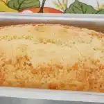 Pão caseiro simples: a receita super fofinha para você preparar em casa e deixar a mesa do seu café mais gostosa. 1 pão caseiro sem trigo