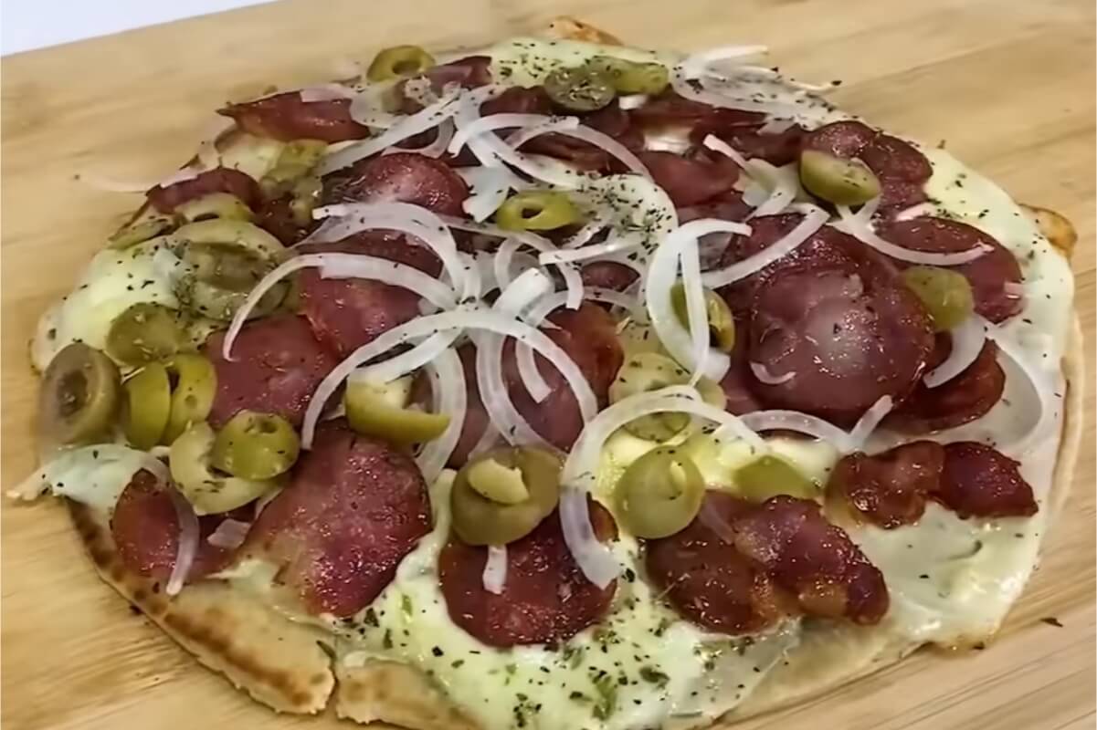 Pizza de frigideira melhor que delivery e pronta em uma panela só para o seu lanche de ano novo 33 pizza de frigideira
