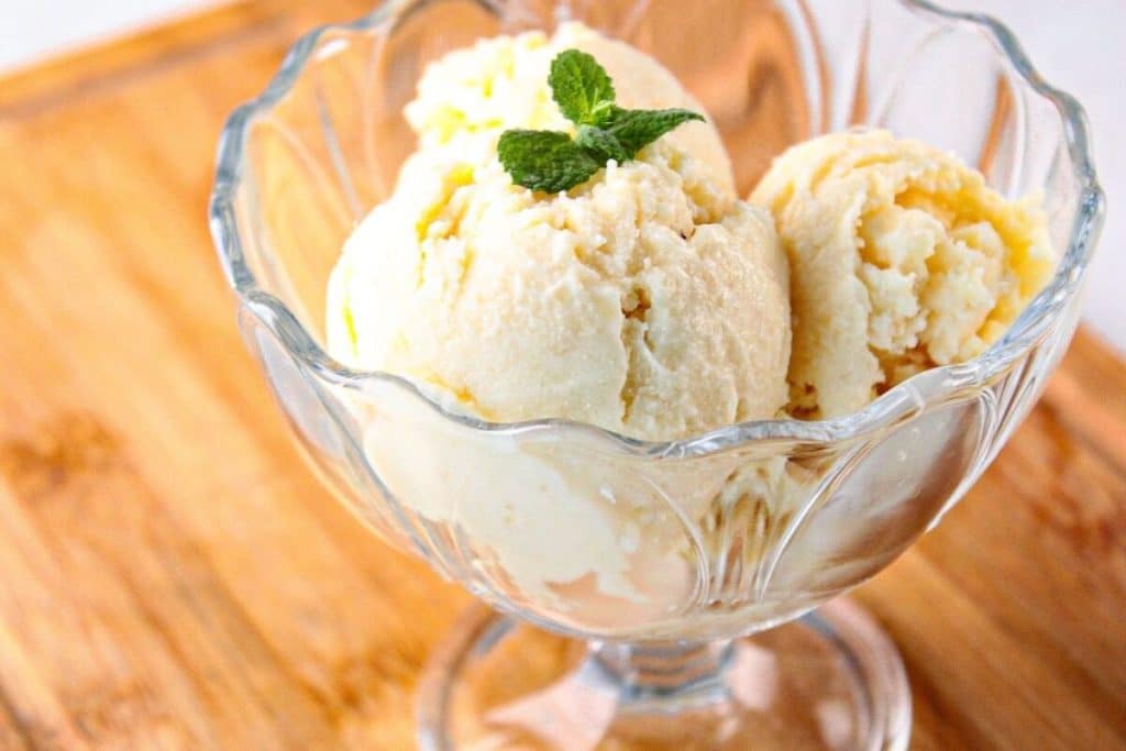 sorvete de abacaxi caseiro