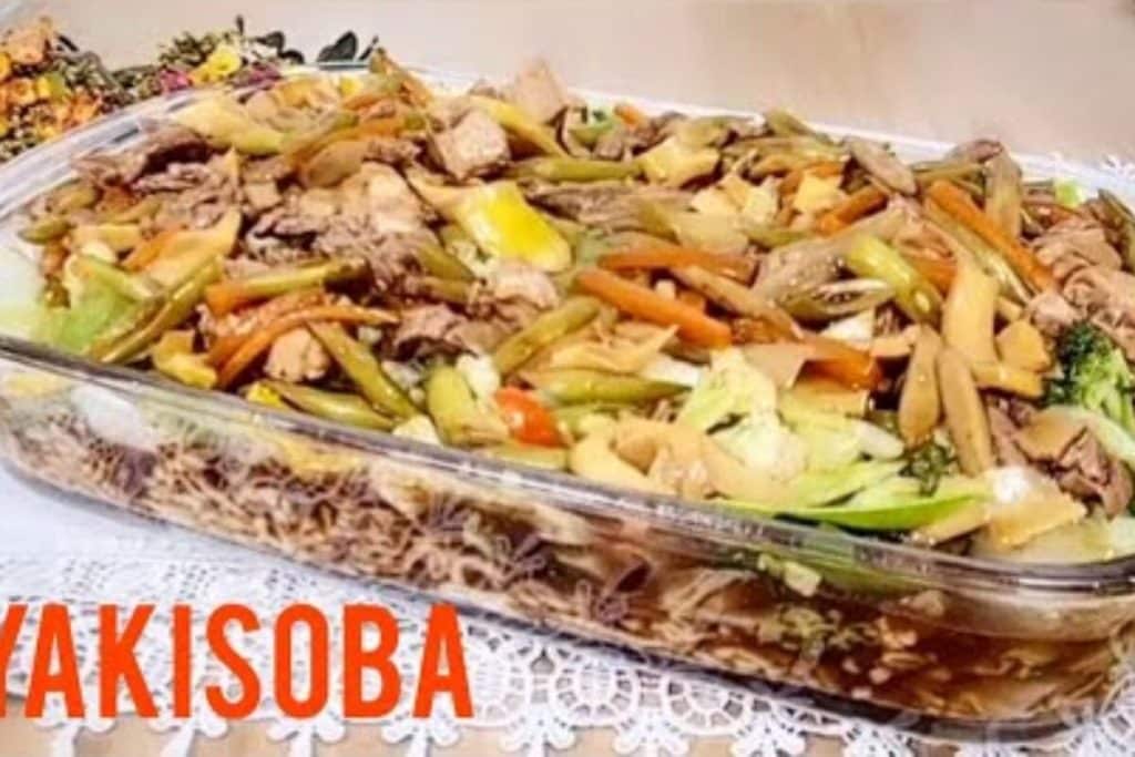 Receita fácil de yakisoba para servir um jantar prático e diferente no seu fim de ano 55 yakissoba