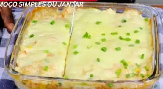 Arroz de forno com frango: o prato simples, fácil e cremoso para você resolver o almoço da família de um jeito delicioso. 1 arroz de forno com frango