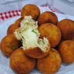 bolinho de batata com frango