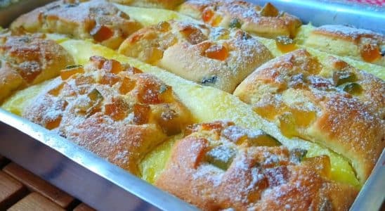 bolo de frutas
