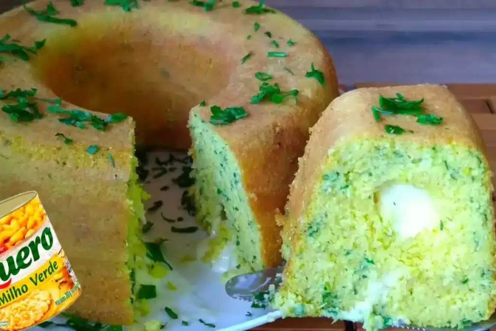 Bolo de milho salgado e recheado de liquidificador para um lanche delicioso com a família 4 bolo de milho salgado