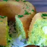 Bolo de milho salgado e recheado de liquidificador para um lanche delicioso com a família 1 bolo de milho salgado