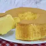 Curau de corte feito com milho de latinha super cremoso para servir como sobremesa na sua ceia de Natal 1 curau de corte