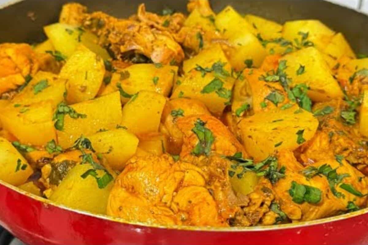 Frango assado com batata no forno rápido e fácil de fazer para o seu almoço de Natal 91 frango ao molho com batata