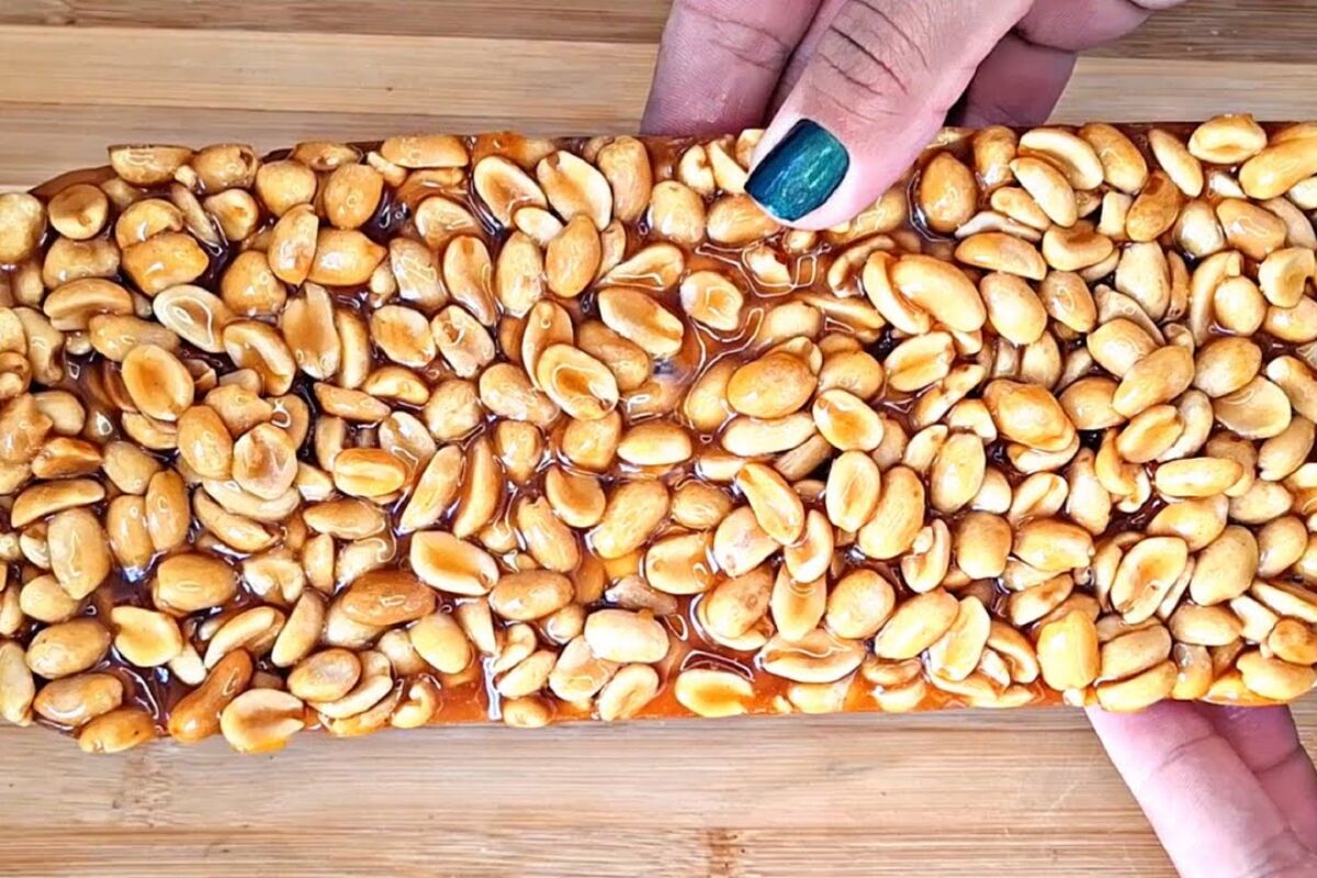 Pé de moleque irresistível para deixar o seu começo de ano muito mais gostoso 39 pé de moleque