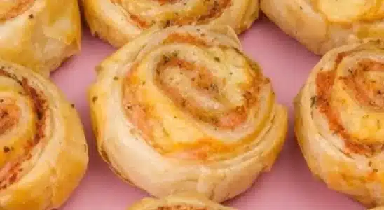 Salgado assado fácil: a receita que parece profissional, mas é a mais simples do mundo para o seu lanche. 1 salgado assado fácil