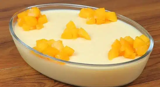 Sobremesa fácil de pêssego: é só bater no liquidificador e servir na sua ceia de Ano Novo. 1 sobremesa fácil de pêssego