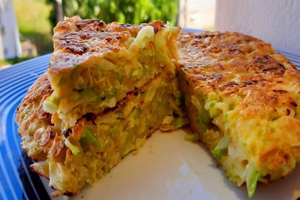 torta de repolho na frigideira