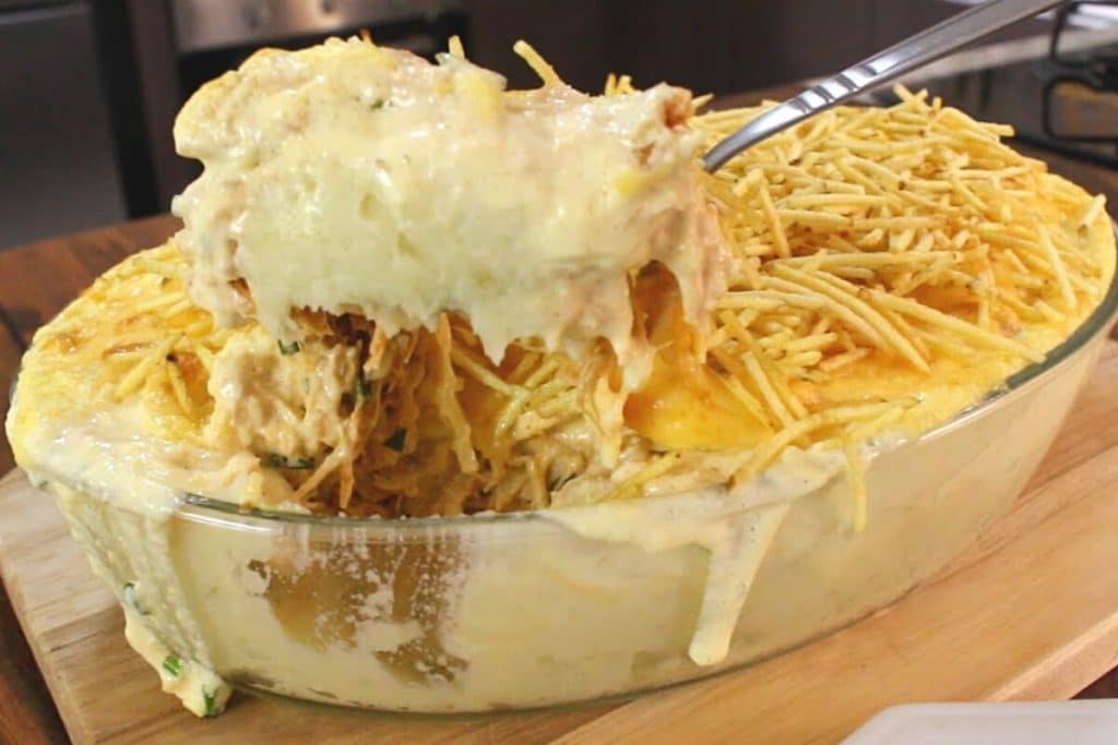 escondidinho invertido de fricassê