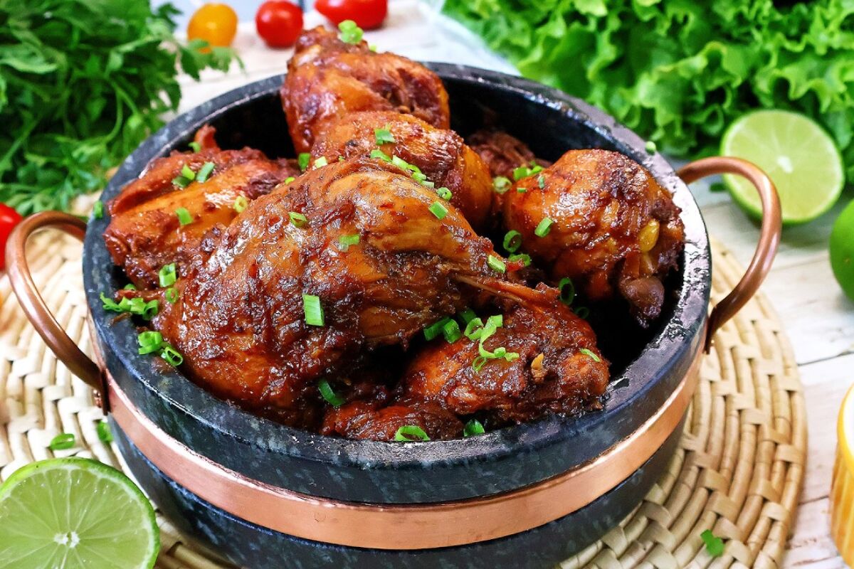 frango mineiro com cebola queimada