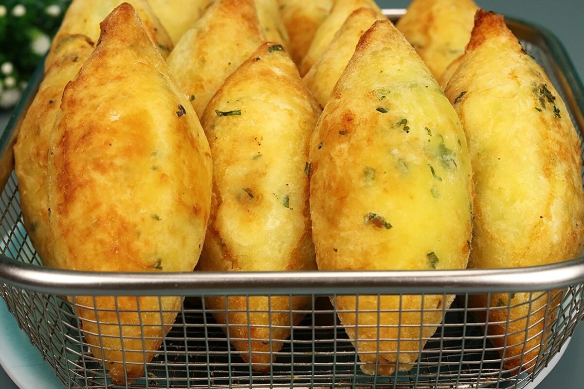 Massa de mandioca para salgado frito com apenas 4 ingredientes para o bolinho de aipim mais gostoso de todos 23 massa de mandioca para salgado frito