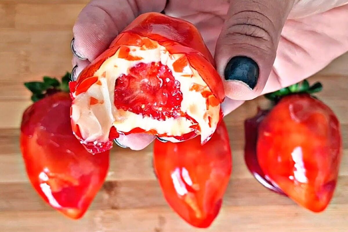 Morango do amor: aprenda o jeito mais fácil de fazer essa sobremesa famosa e deliciosa 19 morango do amor