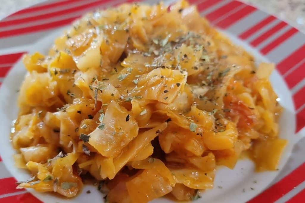 Receita de repolho refogado da minha vó, uma opção fácil e deliciosa ...