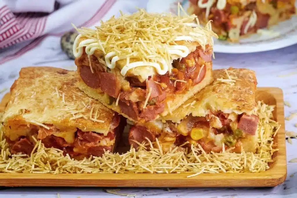 Como fazer torta salgada de salsicha com uma massa infalível que fica fofinha e muito saborosa 4 torta salgada de salsicha