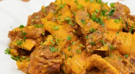 Vaca atolada: aprenda a receita de costela com mandioca mais suculenta de todas para deixar todo mundo da sua casa pedindo mais 2 vaca atolada