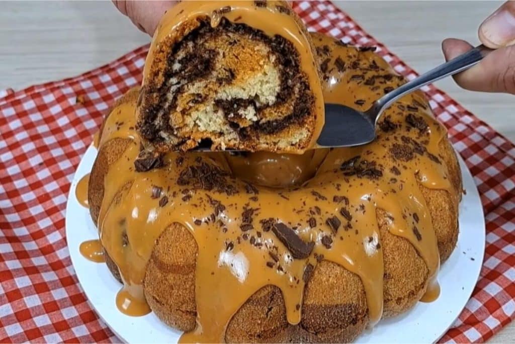 Bolo mármore de 3 sabores e cores para deixar sua mesa muito mais bonita e deliciosa 48 bolo Marmore dE 3 SABORES 11 12 1