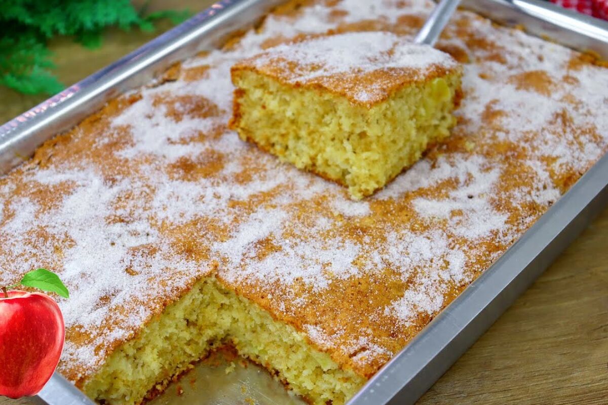 Bolo de maçã fofinho: uma massa muito saborosa com pedacinhos da fruta que é super fácil de fazer para o café 27 Bolo de maçã fofinho