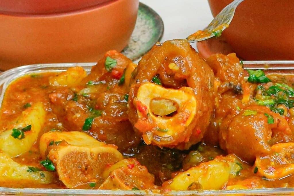 mocotó desmanchando do osso