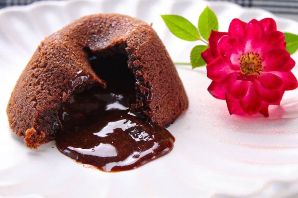 Petit gâteau: aprenda a receita clássica desse bolinho com recheio cremoso que derrete na boca 183 petit gâteau