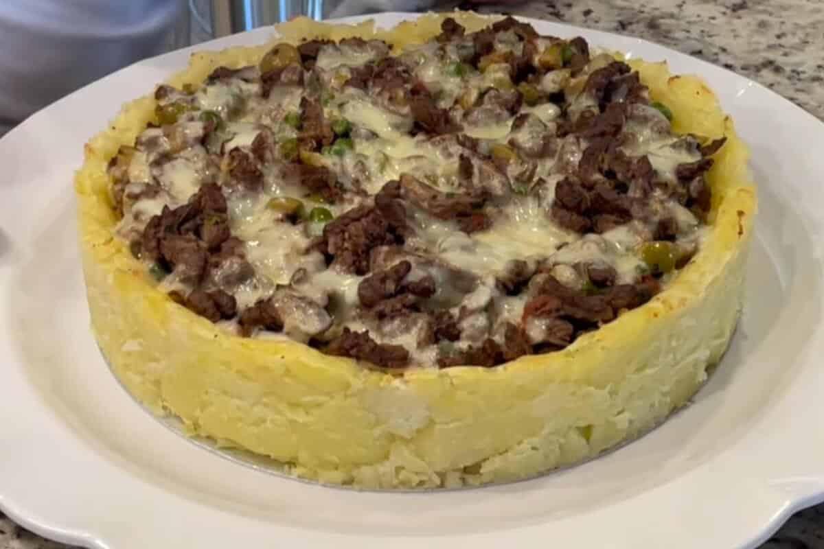 Torta de batata com carne: uma combinação irresistível e completa para um almoço prático e saboroso 108 torta de batata com carne