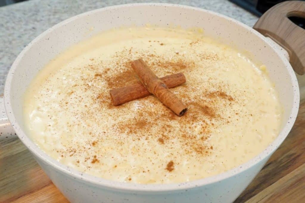 Arroz doce cremoso, um doce tradicional com aquele gostinho de comida de vó que a gente ama 32 Arroz doce cremoso