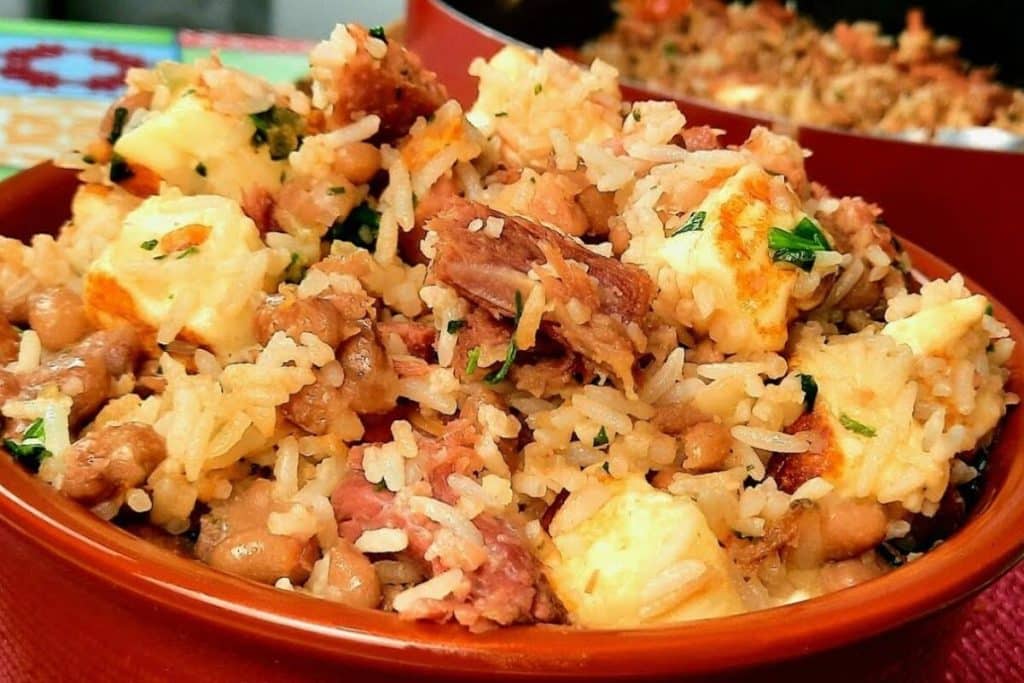Baião de dois, uma receita deliciosa e muito bem temperada, um clássico para servir no almoço 20 Baião de dois