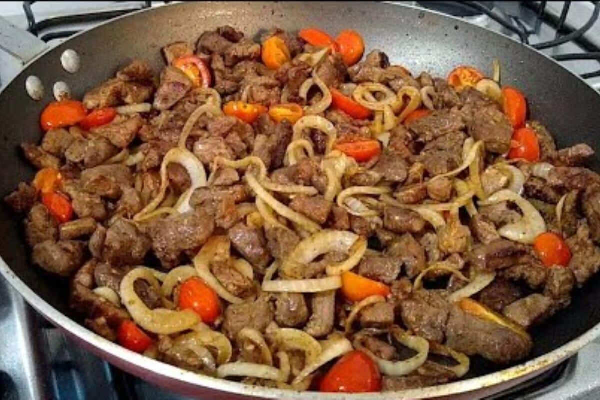 carne acebolada