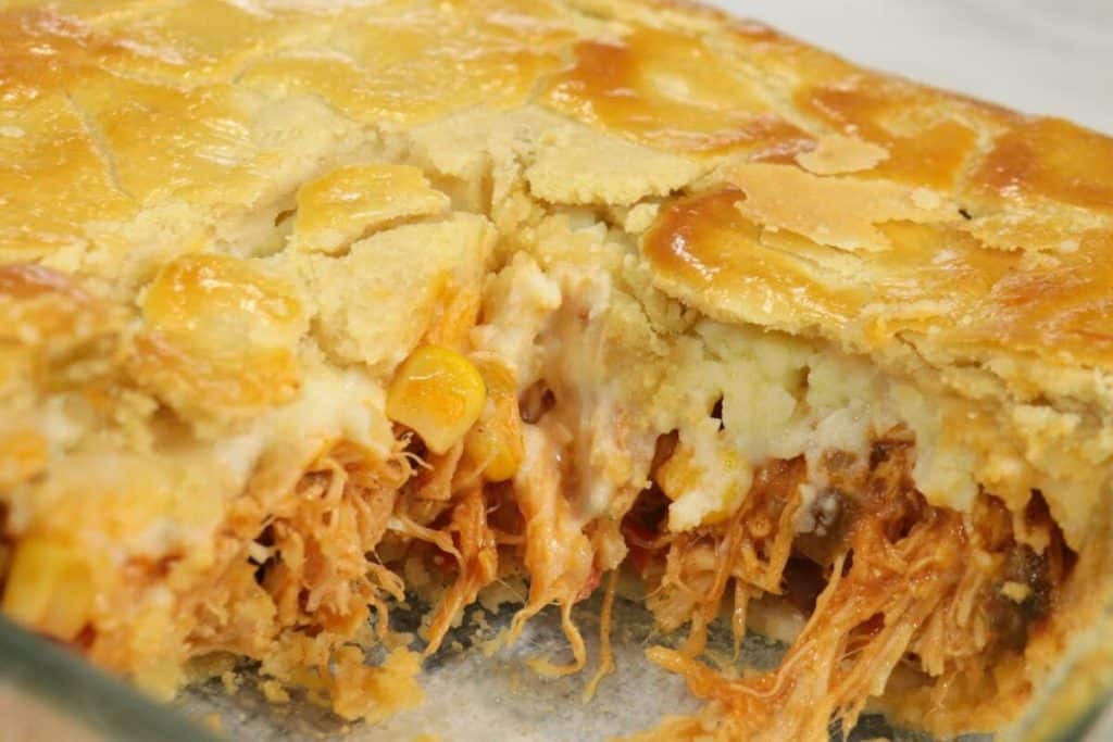 Empadão de frango cremoso