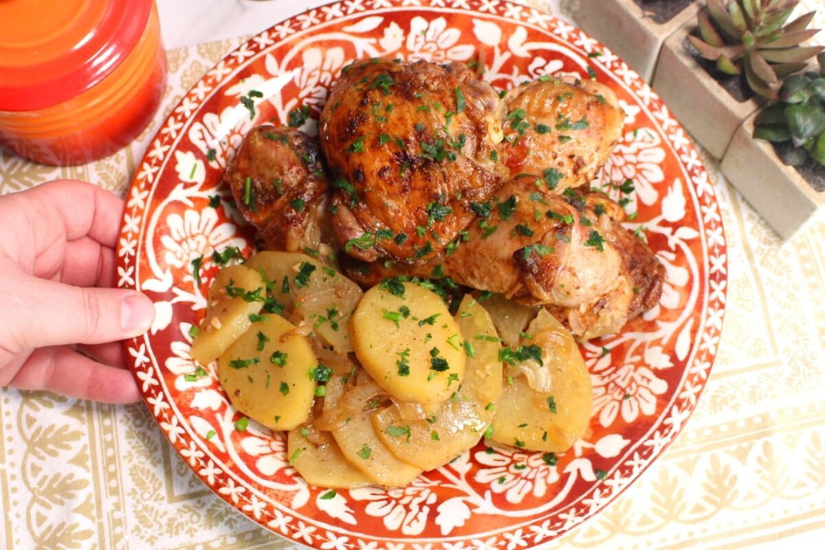 Frango assado: o segredo da marinada perfeita para deixar a carne suculenta e muito saborosa 69 Frango assado