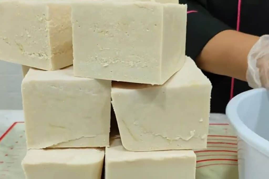 Sabão caseiro em barra