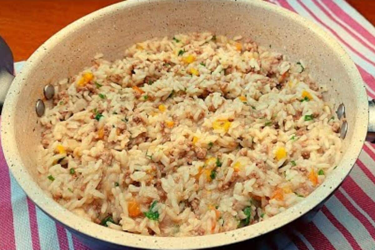 Arroz carreteiro de carne moída