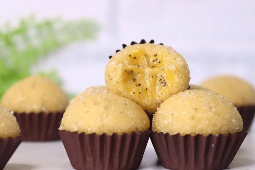 Brigadeiro de maracujá, delicioso e refrescante, que combina o doce com o azedinho da fruta 178 Brigadeiro de maracujá