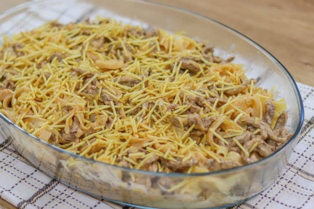 macarrão Ao Molho De Strogonoff