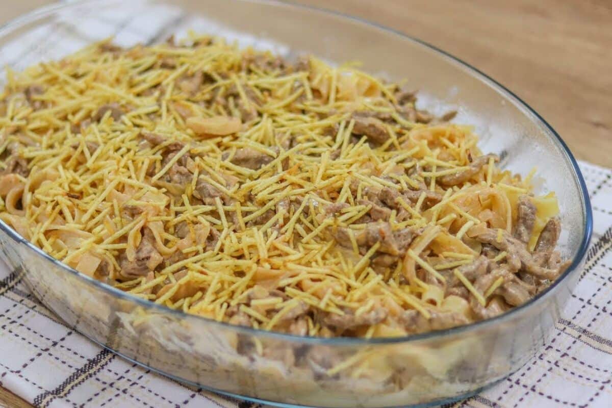 macarrão ao molho de strogonoff