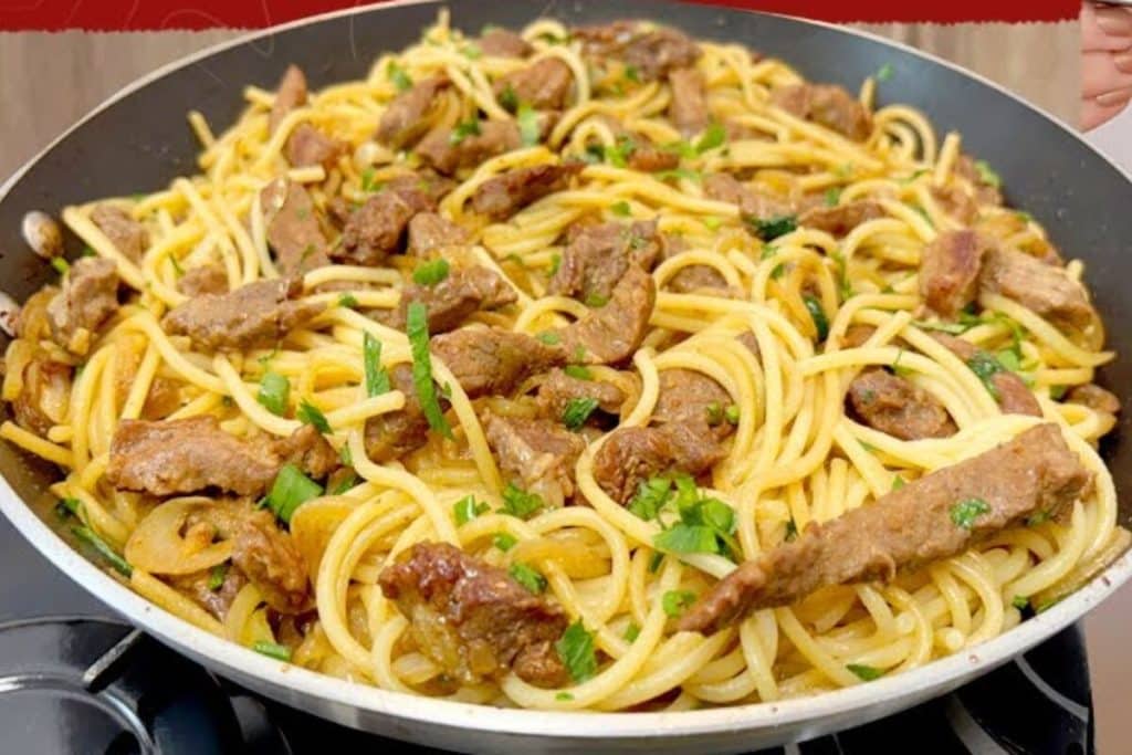 Macarrão com carne