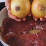 Bife acebolado