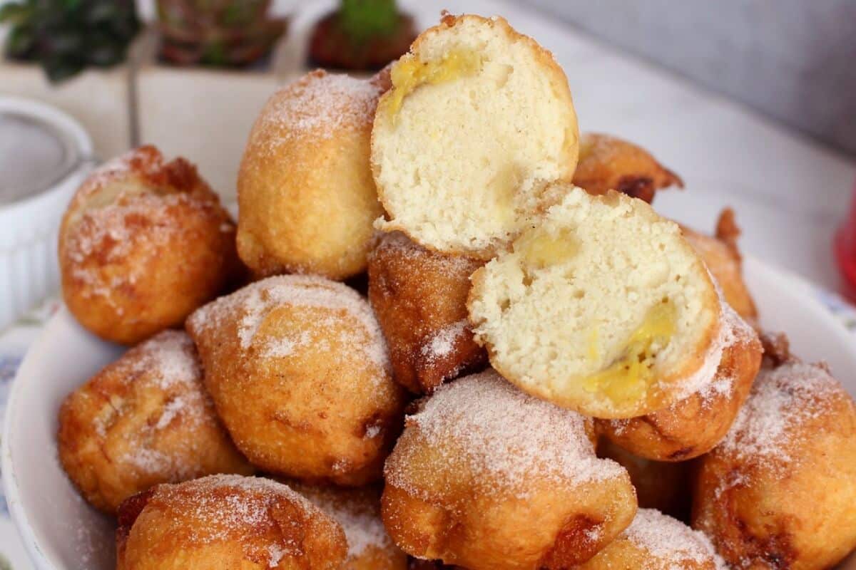 Bolinho de chuva com banana