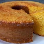 Bolo de flocão com creme de leite