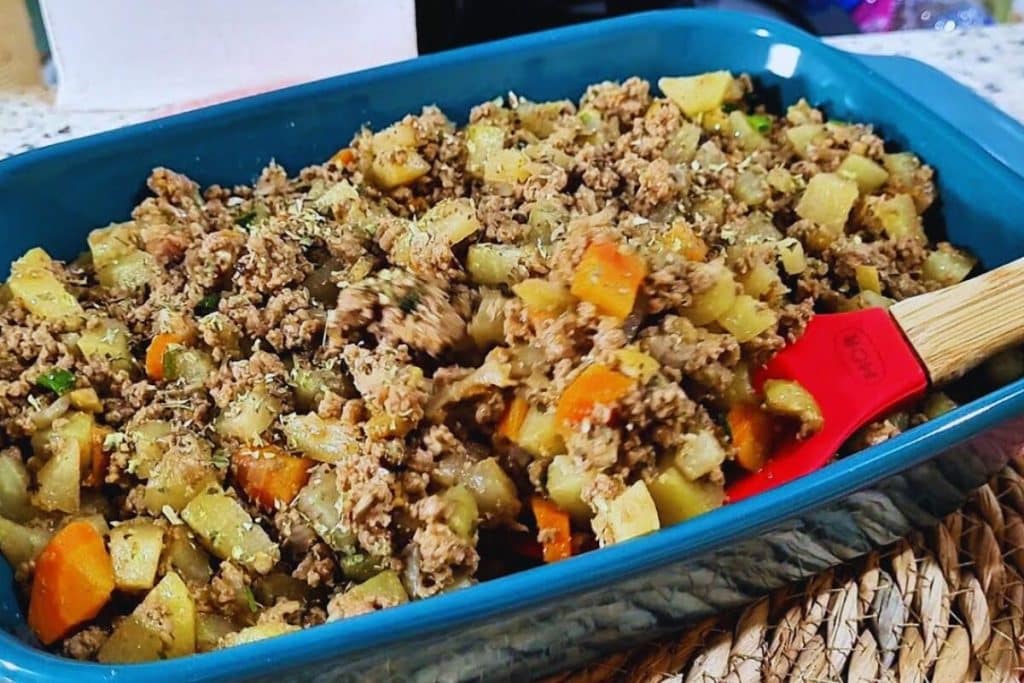 Refogado de carne moída com chuchu, simples e delicioso, para você variar o cardápio do dia a dia 44 Refogado de carne moída