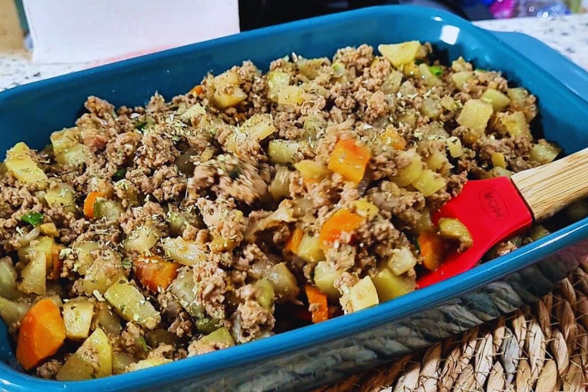 Refogado de carne moída com chuchu, simples e delicioso, para você variar o cardápio do dia a dia 43 Refogado de carne moída