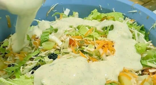 Salada com molho especial
