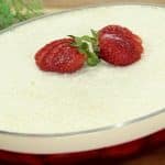 Sobremesa de ninho com morango