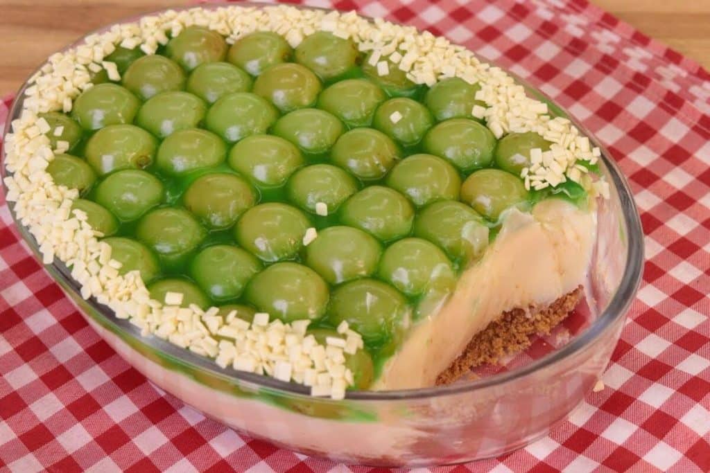 Torta de uva na travessa