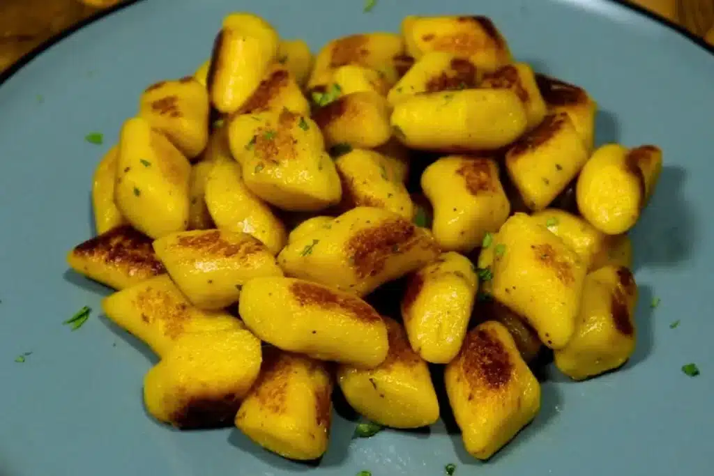 Nhoque de banana da terra com um molho especial para você surpreender todo mundo 4 Nhoque de banana da terra