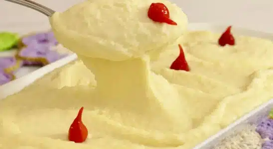 Purê de batata com aligot com aquele queijo puxando, um acompanhamento digno de restaurante 4 Purê de batata com aligot