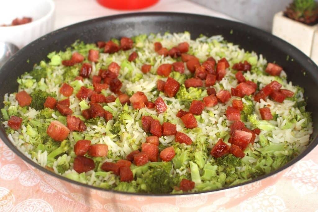Arroz com brócolis e bacon